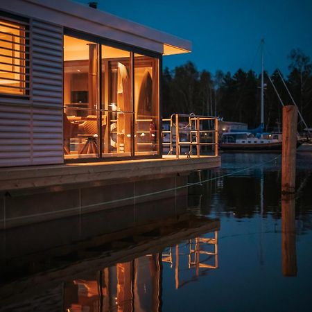 Schwimmendes Ferienhaus "Trinity" Ihr Seahome Auf Der Ostsee Peenemunde Exterior foto