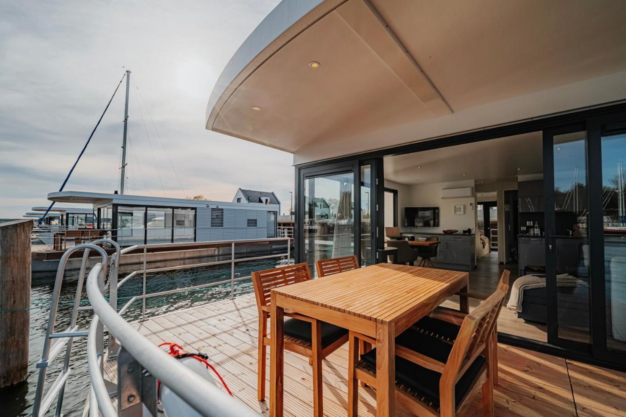 Schwimmendes Ferienhaus "Trinity" Ihr Seahome Auf Der Ostsee Peenemunde Exterior foto